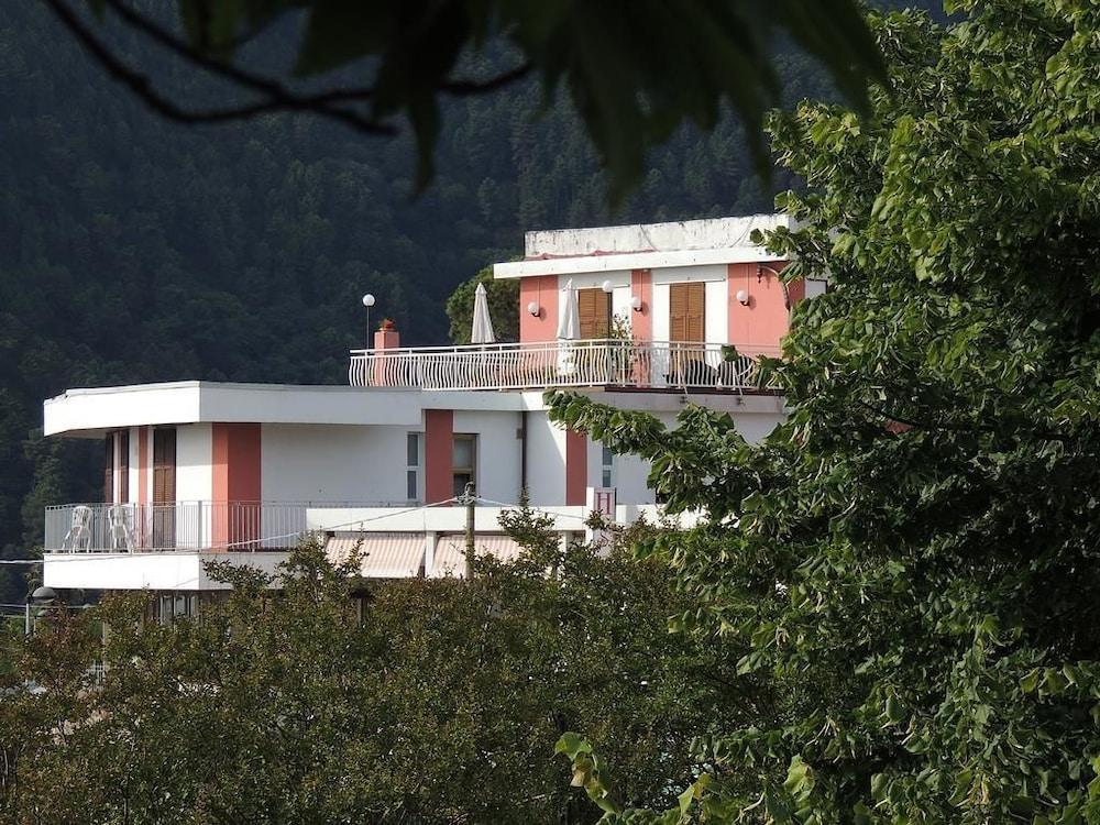 Albergo San Carlo Massa Екстериор снимка